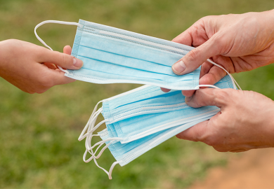 Dépistages et distribution de masques gratuits à Marseille